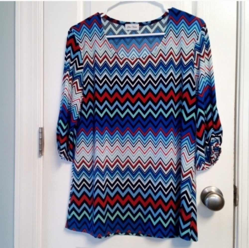 Star Vixen Blue Red Chevron Patterned Women's Top L EUC Dressy Office Spring